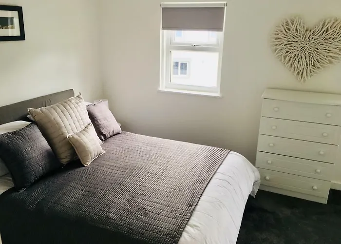 1 Shiphouse Apartment